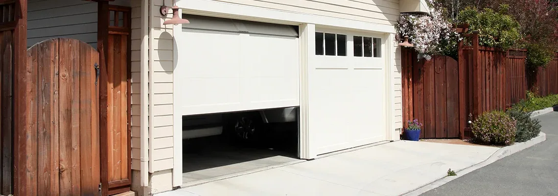 Repair Garage Door Won't Close Light Blinks in Homestead, Florida